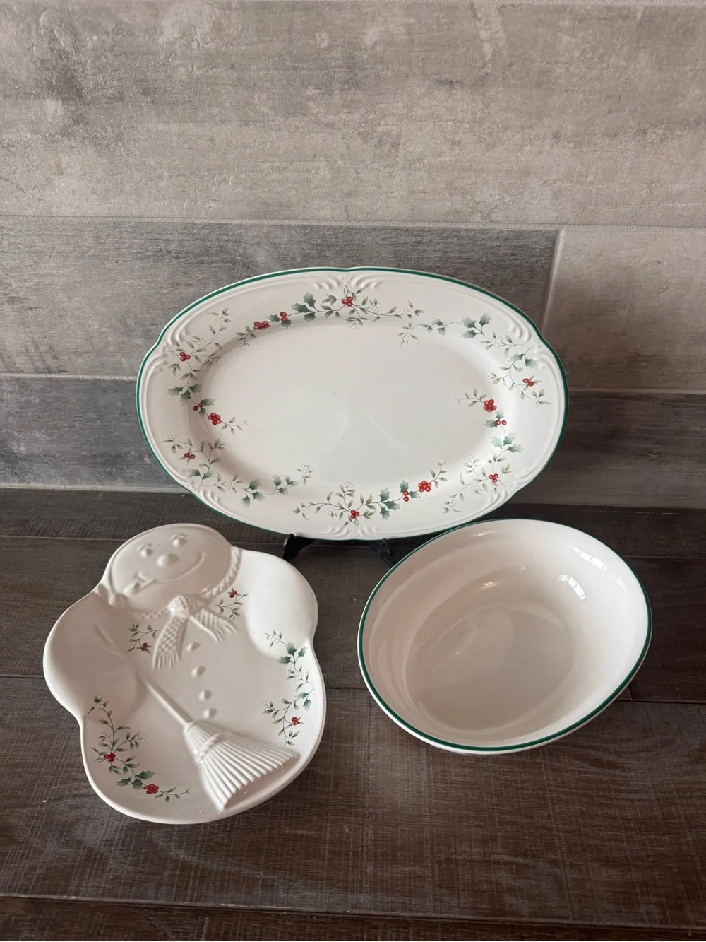 Pfaltzgraff Winterberry Christmas Serving Tray Serving Bowl & Candy Dish (3pcs)